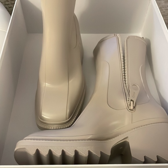 Chloe Betty Rainboots, ONLY WORN TWICE in the house Size 40, still in box ✨ - Picture 5 of 6